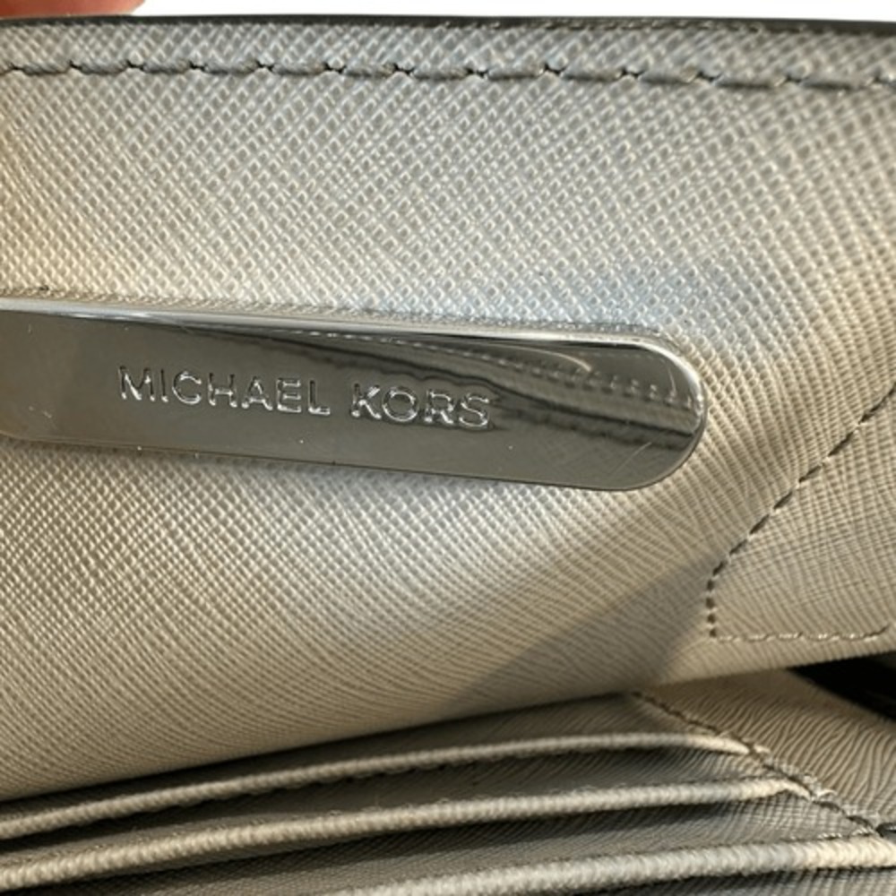 Michael Kors Mercer Medium Pebbled Leather‎ Crossbody Bag in Ivory - Picture 6 of 12